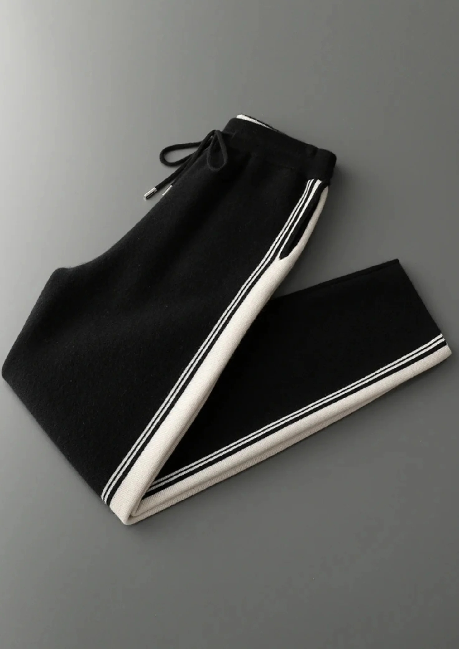 100% CASHMERE TRACKSUIT - Image 12