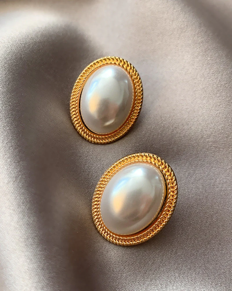 Radiance Oval Pearl Studs - Image 3